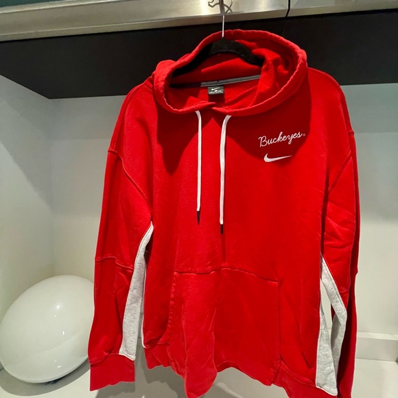 Nike Ohio State Buckeys red hoodie with “O” logo on back pockets Unisex Large - Picture 2 of 8